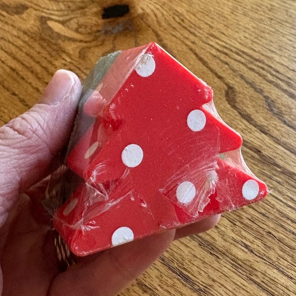 NIP Vintage Hallmark Red and Green polkadot Salt and Pepper shakers. - Picture 6 of 8